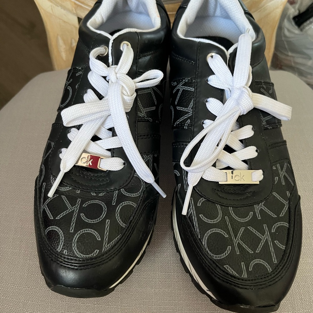 Calvin Klein Black and White womens Sneakers, size 10
